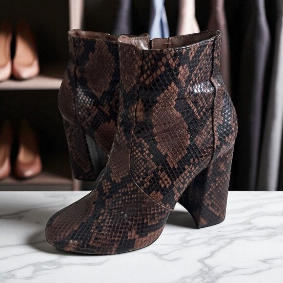 STEVE MADDEN Trix Snake Print Boots Size 7 - Picture 1 of 10